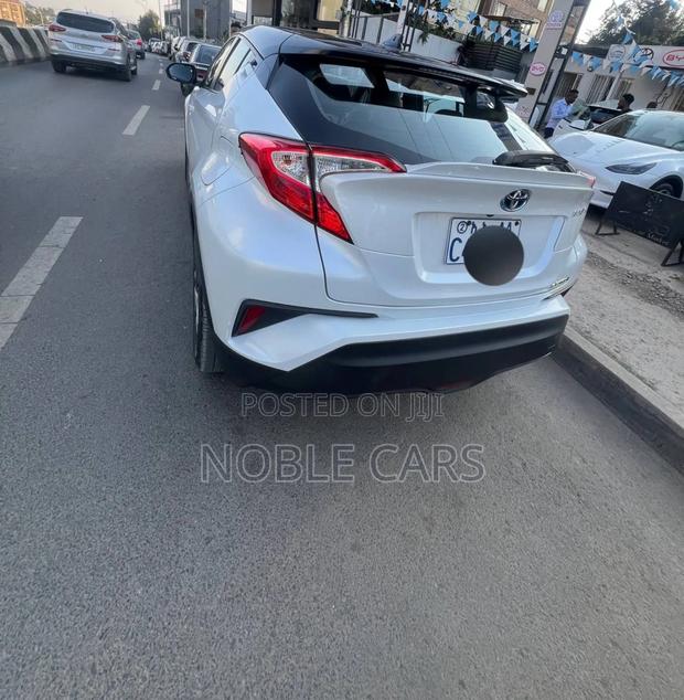 Toyota C-HR 2023 Ivory