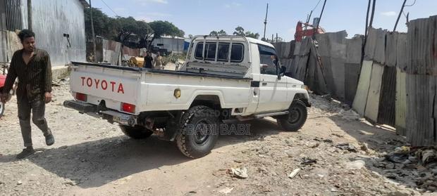 Toyota Land Cruiser 2006 White