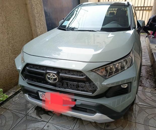 Toyota RAV4 2022 Gray