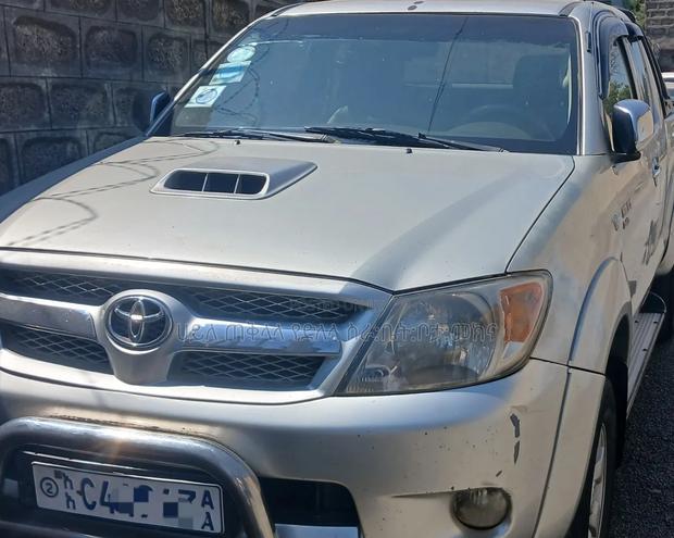 Toyota Hilux 2008 Silver