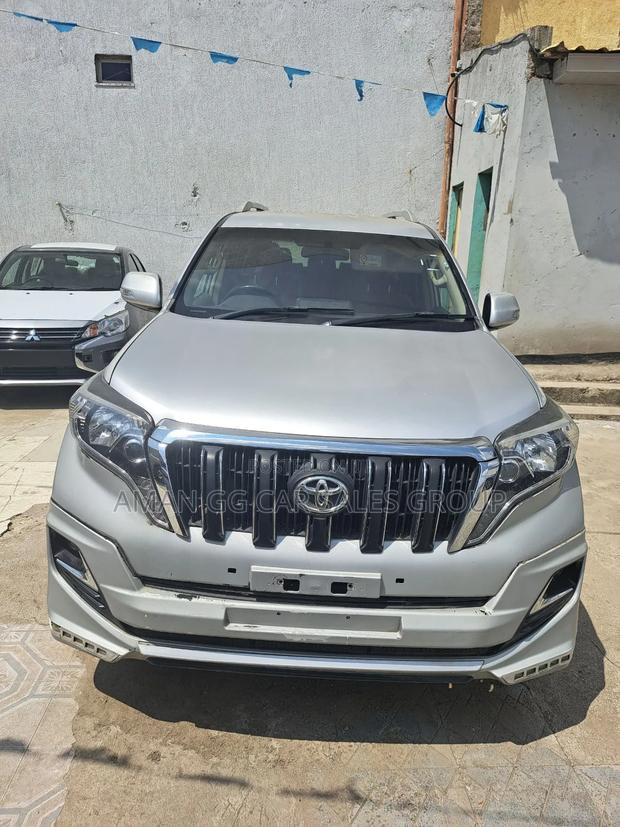 Toyota Land Cruiser 2013 Gray
