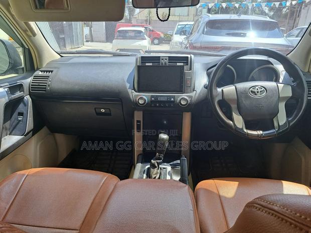 Toyota Land Cruiser 2013 Gray