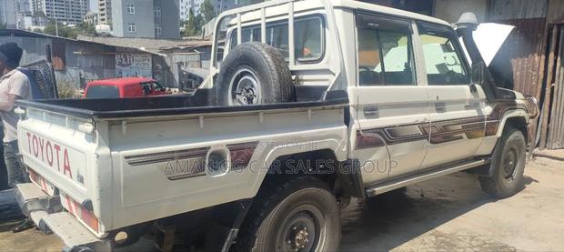 Toyota Land Cruiser 2017 White