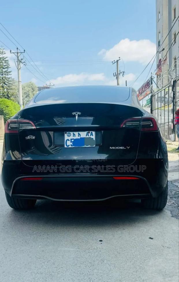 Tesla Model Y 2023 Black
