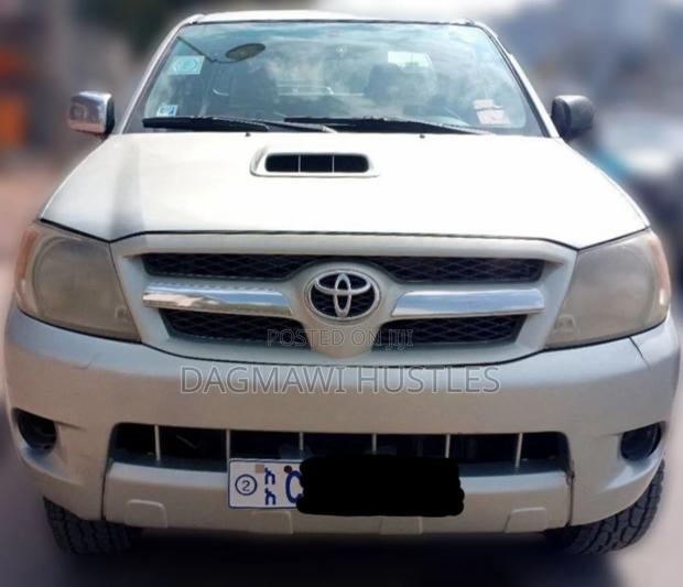 Toyota Hilux 2.5 D-4D Extra Cab 2008 Gold