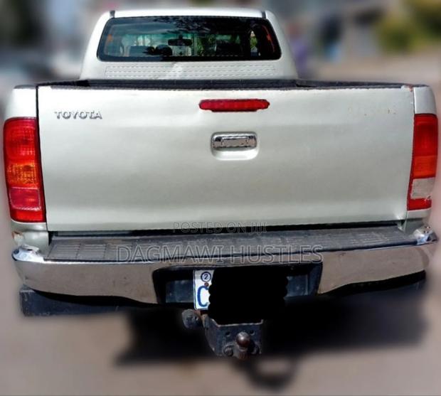 Toyota Hilux 2.5 D-4D Extra Cab 2008 Gold