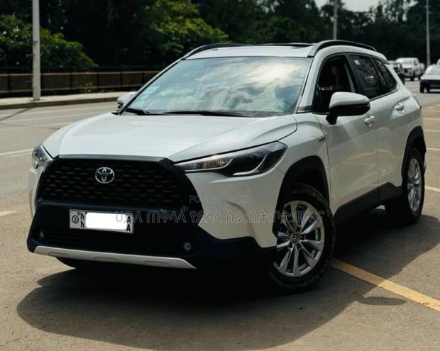 Toyota Corolla Cross Hybrid 2024 White