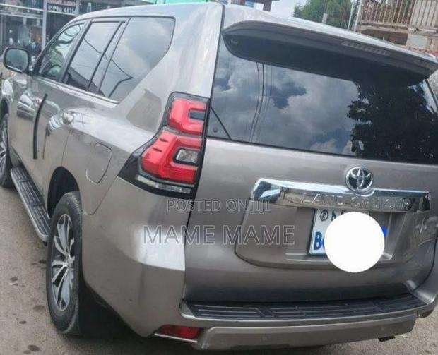 Toyota Land Cruiser Prado 2020 Gray