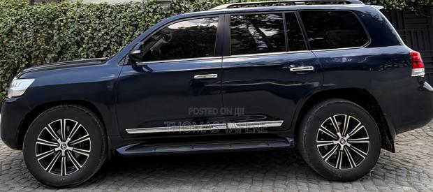 Toyota Land Cruiser 2017