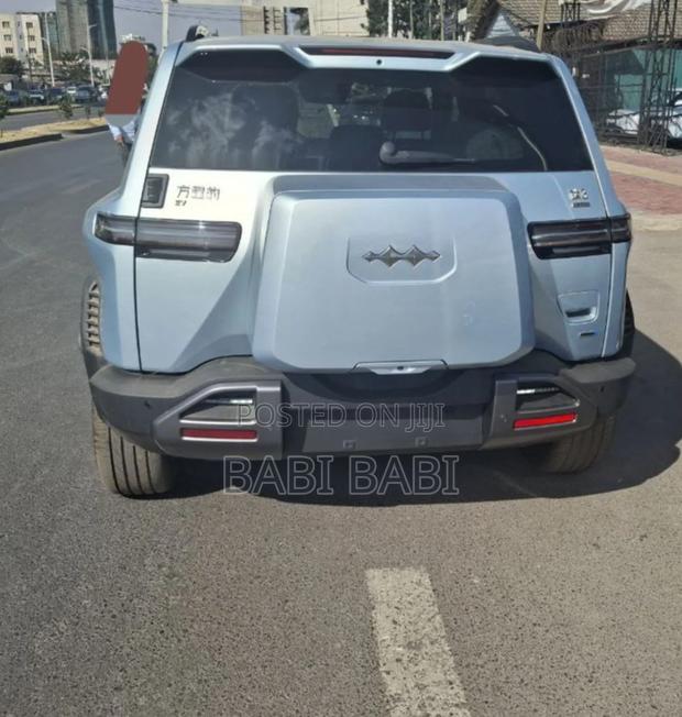 New BYD Leopard 8 2.0 Hybrid AWD 2025 Blue