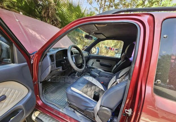 Toyota Hilux 2000
