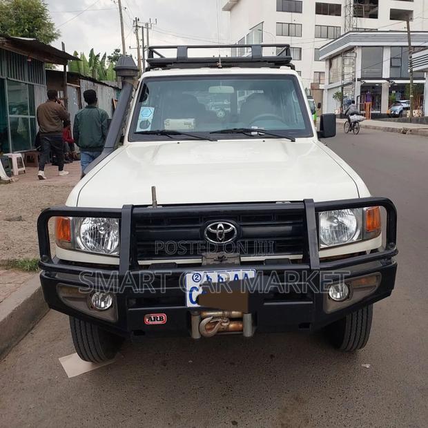 Toyota Land Cruiser 2018 White