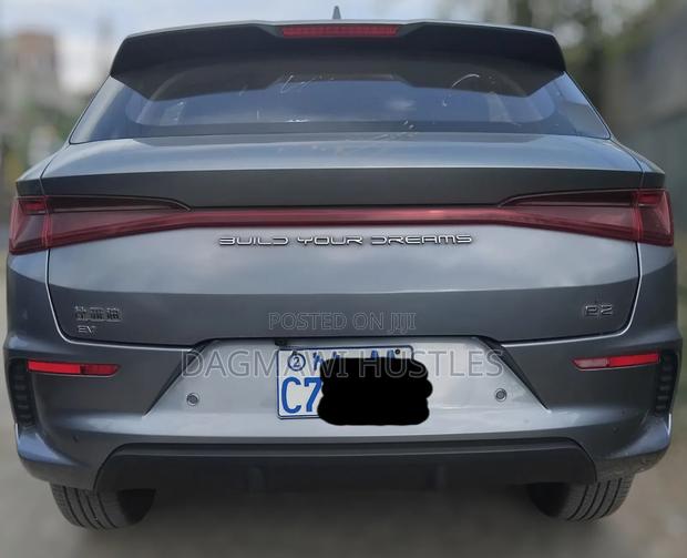 BYD E2 43 kWh 94 hp FWD 2024 Gray