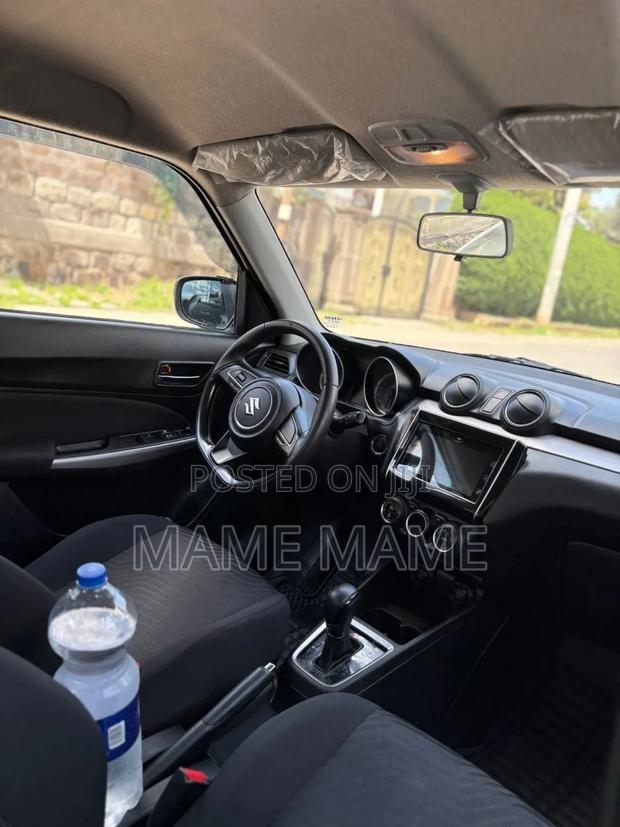 Suzuki Swift 2022 White