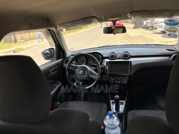 Suzuki Swift 2022 White