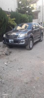 Toyota Hilux 2014 Gray for sale