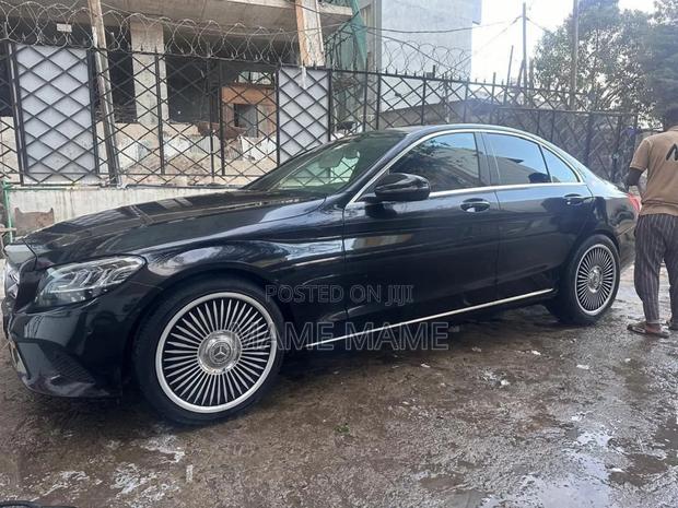 Mercedes-Benz C180 2021 Black