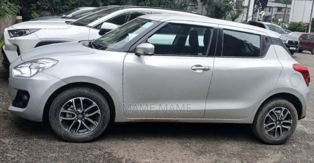 Suzuki Swift 2022 Silver