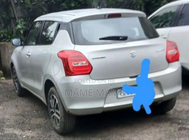 Suzuki Swift 2022 Silver
