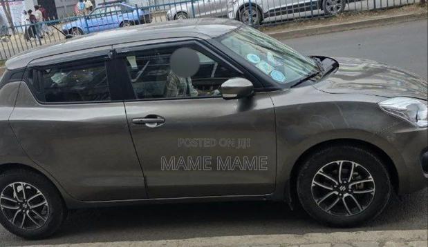 Suzuki Swift 2022 Gray