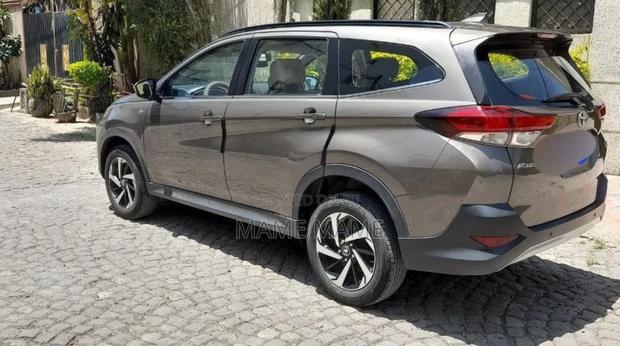 Toyota Rush 2022 Gray