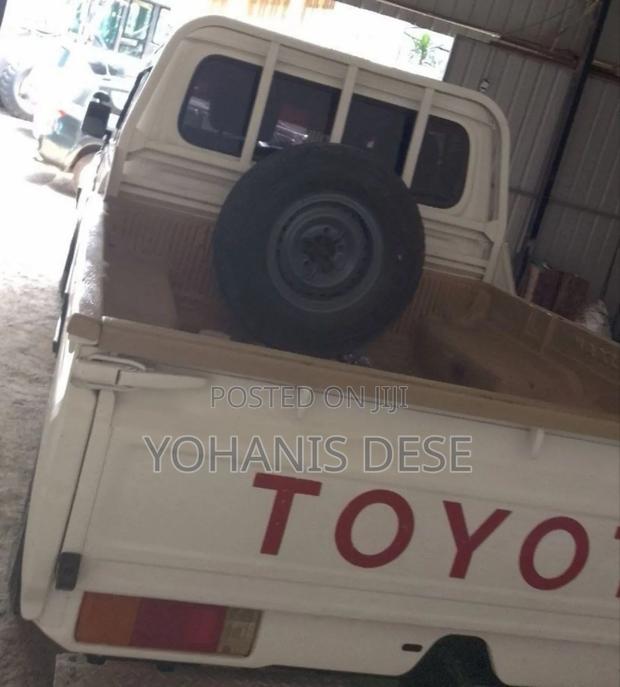 Toyota Land Cruiser 2018 White