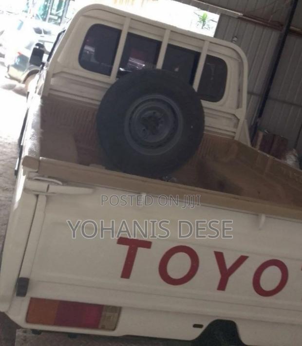 Toyota Land Cruiser 2018 White