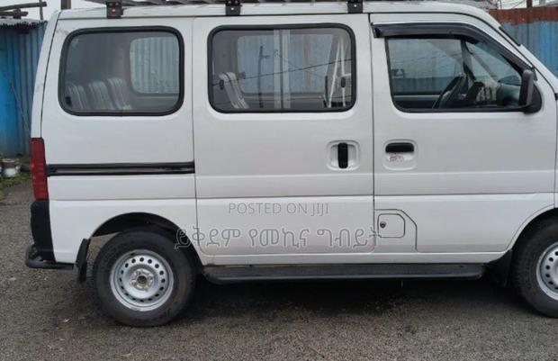 Suzuki Eeco 2024 White