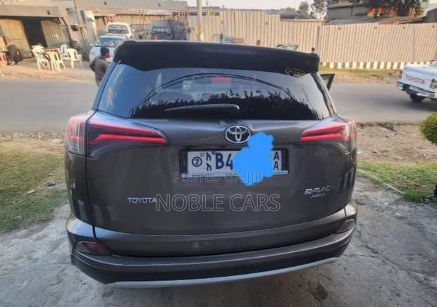 Toyota RAV4 2016 Brown