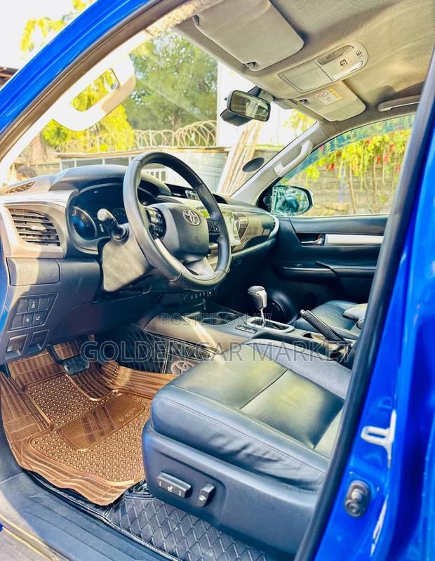 Toyota Hilux 2018 Blue
