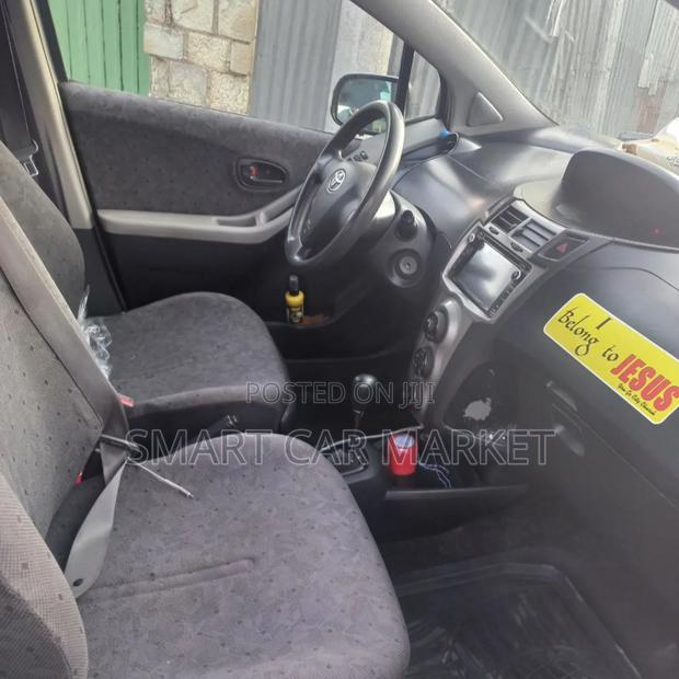 Toyota Yaris 2010 Red