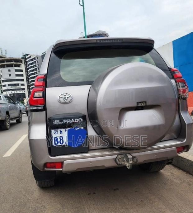 Toyota Land Cruiser Prado 2020 Gray