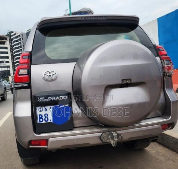 Toyota Land Cruiser Prado 2020 Gray