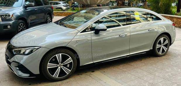 Mercedes-Benz EQE EQE 300 2023 Blue