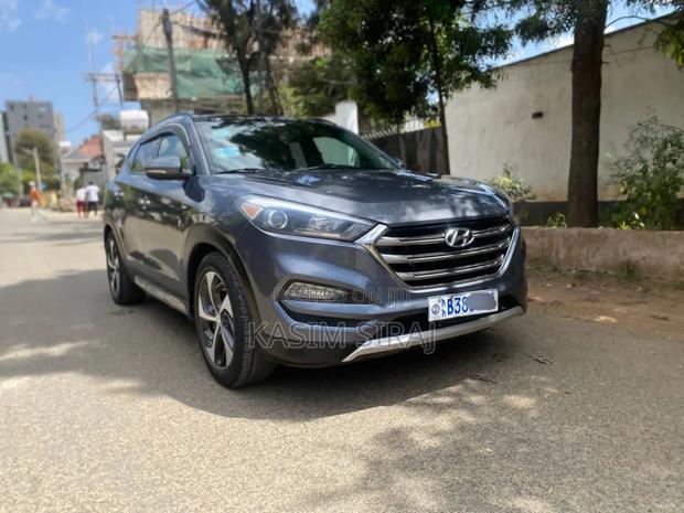 Hyundai Tucson Limited AWD 2016 Gray