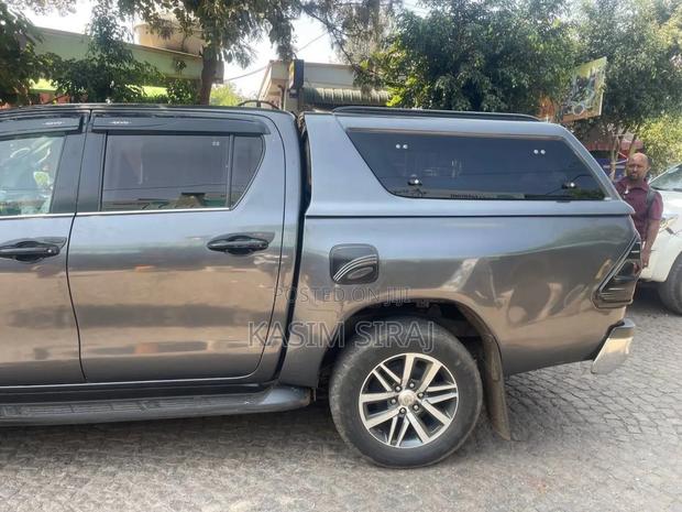 Toyota Hilux Revo Double Cab Deisel 2.4 AWD 2017 Gray