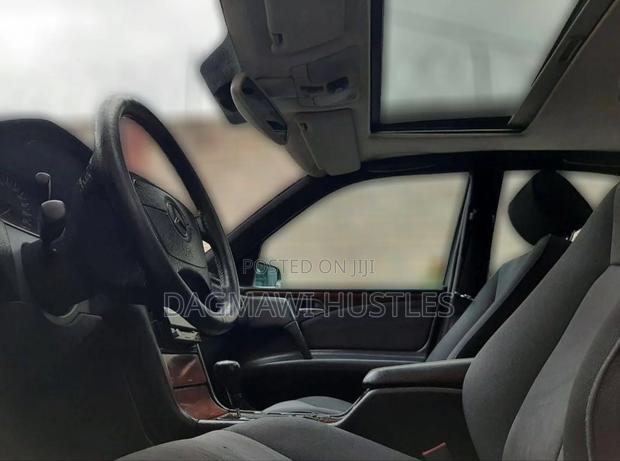 Mercedes-Benz E230 1997 Black