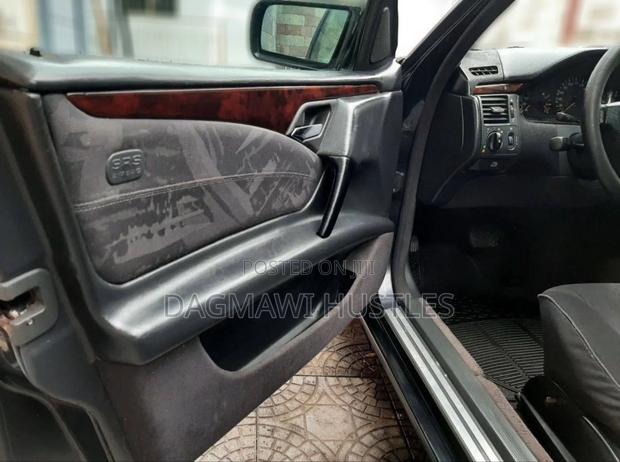 Mercedes-Benz E230 1997 Black