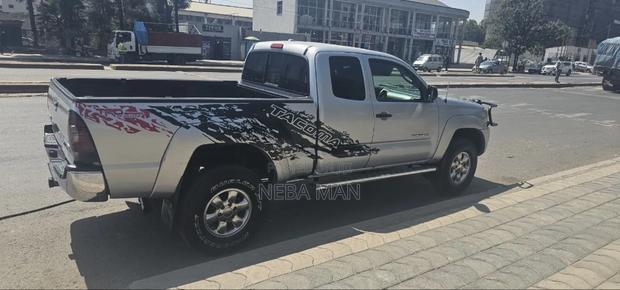 Toyota Tacoma 2009 Silver