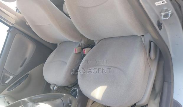 Toyota Platz 2003 Silver