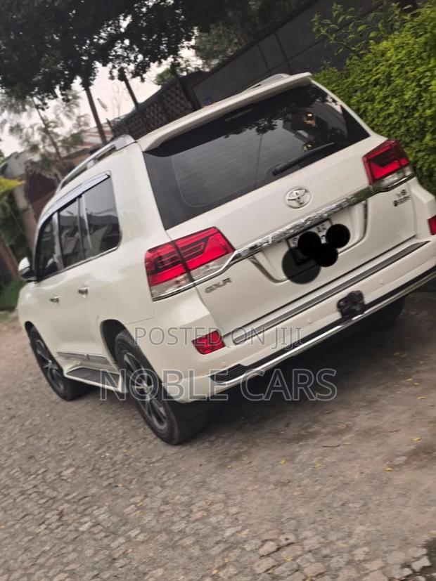 Toyota Land Cruiser 2020 Ivory