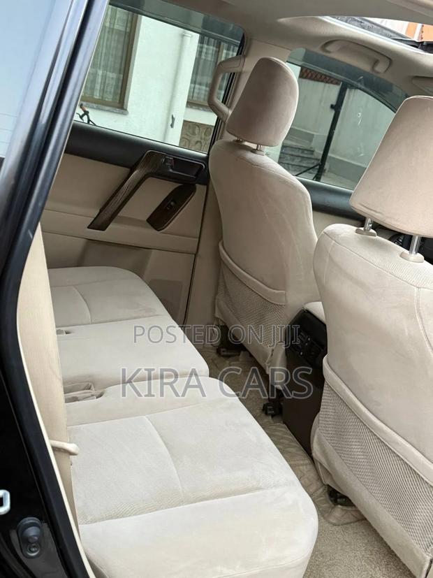 Toyota Land Cruiser Prado 2018 Gray