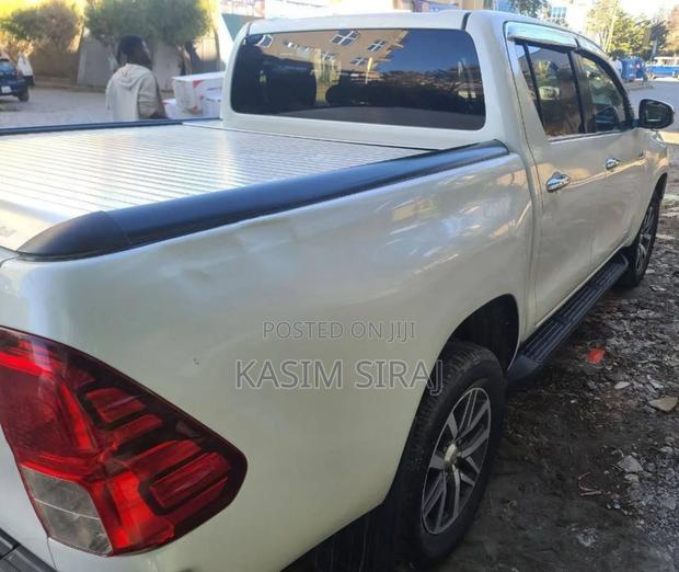 Toyota Hilux Revo Double Cab Deisel 2.4 AWD 2019 White