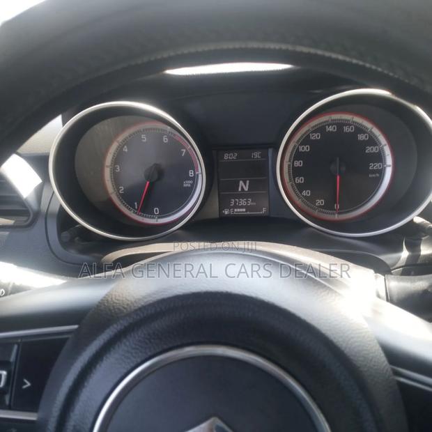 Suzuki Swift 2022 Gray