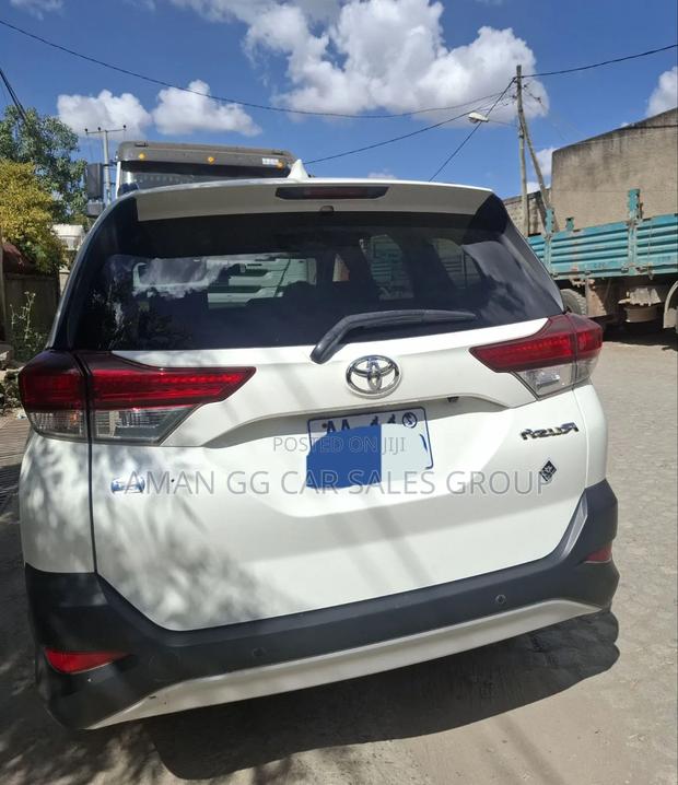 Toyota Rush 2022 White