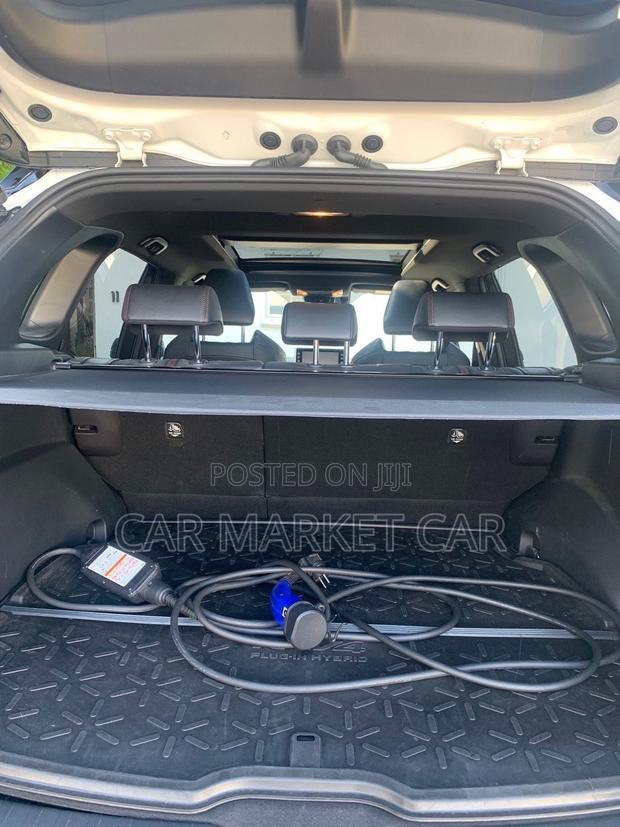 New Toyota RAV4 Hybrid 2024 White