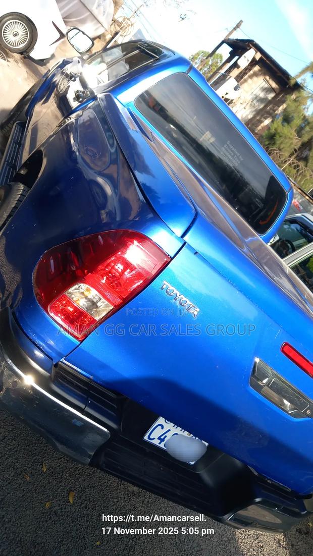 Toyota Hilux 2018 Blue