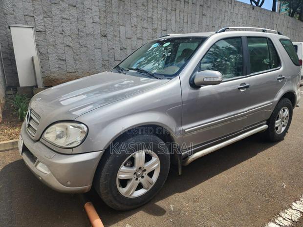 Mercedes-Benz M Class ML 350 AWD 4Matic (3.5L V6 7A) 2006 Blue