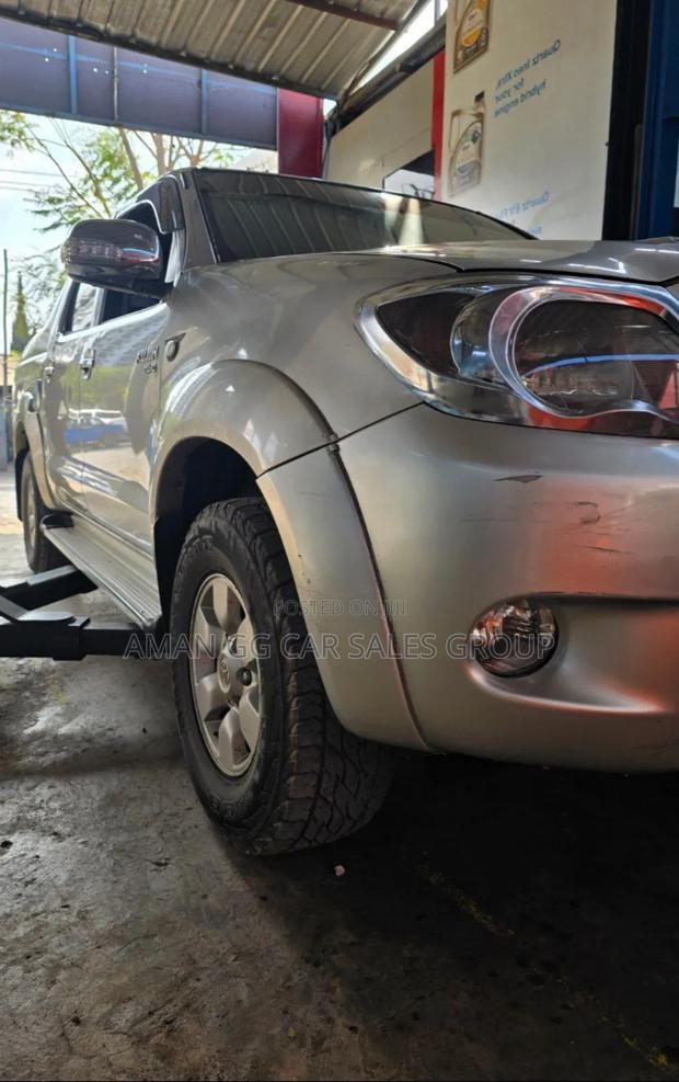 Toyota Hilux 2008 Gray