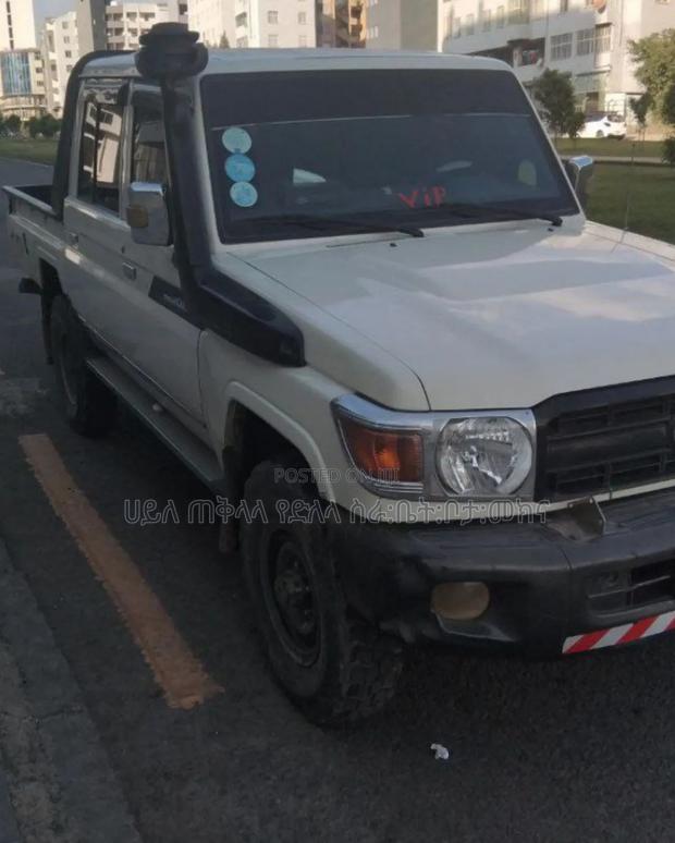 Toyota Land Cruiser 2020 Ivory